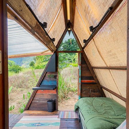 ホテル Cloud Hills Glamping Kintamani エクステリア 写真